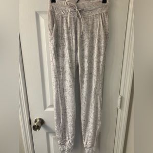 Lululemon velvet jogger